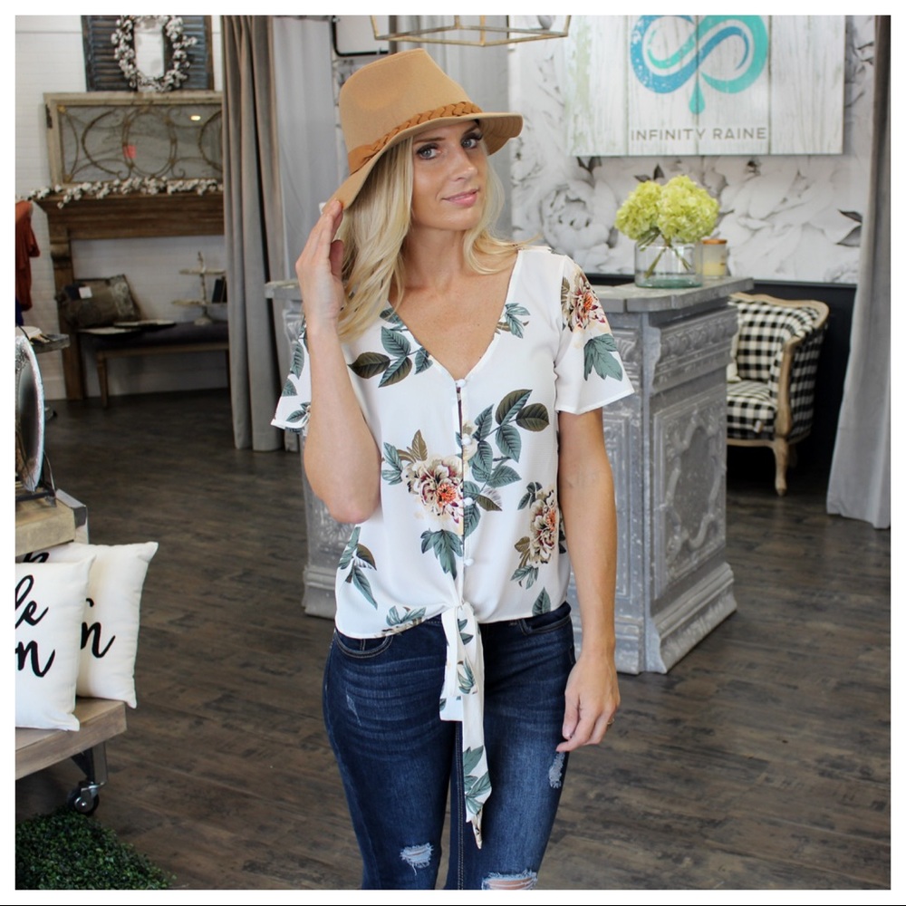 ✨LAST ONE✨White Floral Tie Front Top - Picture 2 of 4